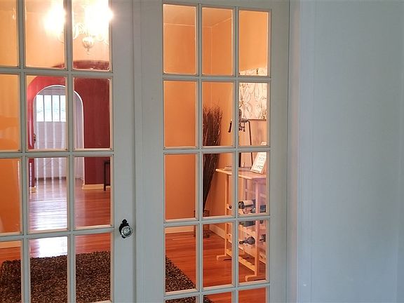 4th image of 1826 Rainbow Dr