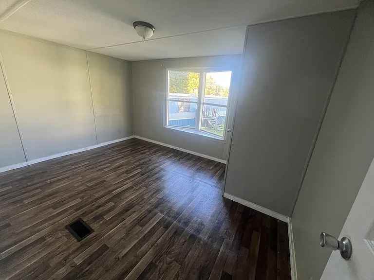 208 Ivycrest St #12 — Photo 5