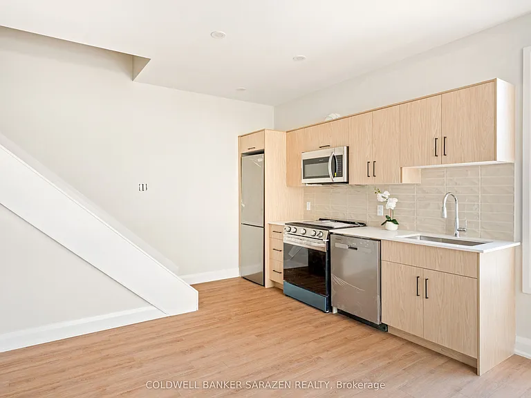 10 McArthur Ave #301 — Photo 9
