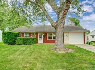 2042 Commonwealth Dr, Xenia, OH 45385