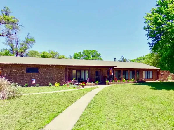 14117 E 17th Ave, Buhler, KS 67522