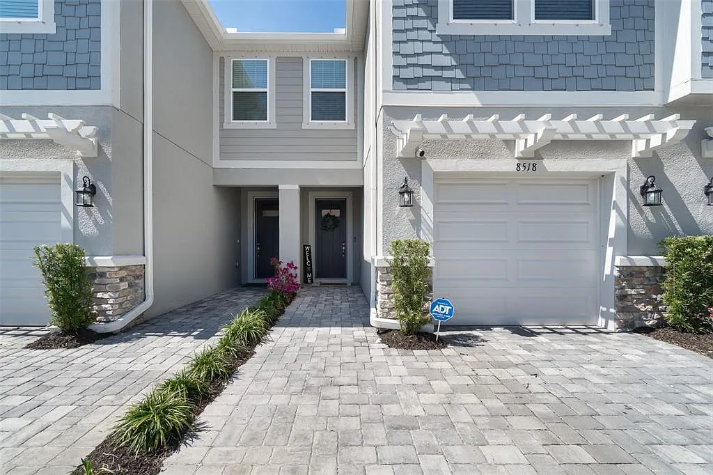 3 bed, 2.5 bath, 1716 sqft, $2,850 — Photo 2