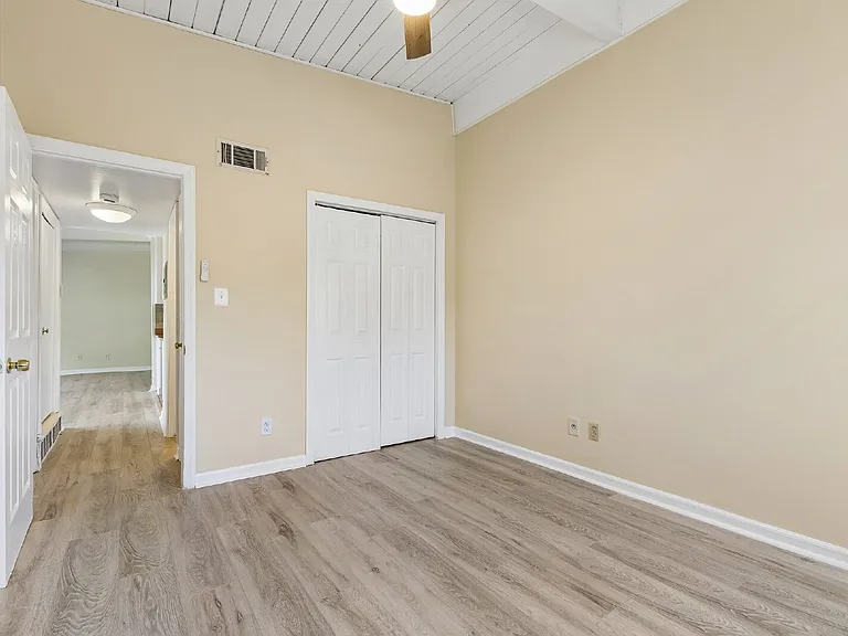 4901 Americana Dr — Photo 19