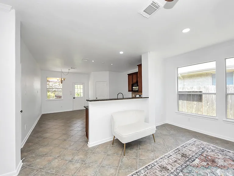 7330 Jacobs Well Dr — Photo 18