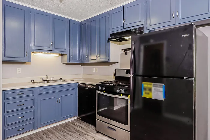 4 bed, 2.0 bath, 1435 sqft, $1,575 — Photo 3
