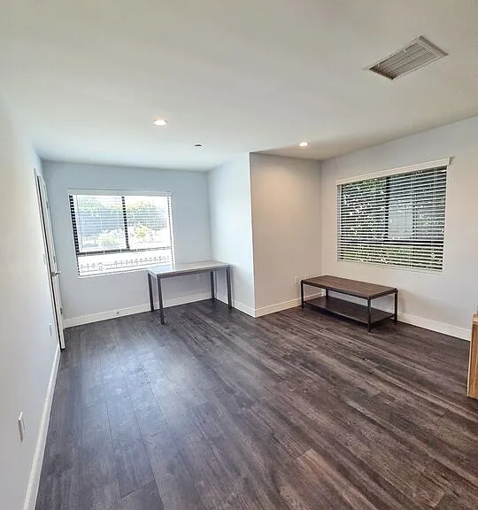 2651 S Hobart Blvd #6 — Photo 4