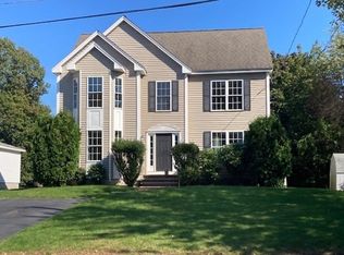51 Burnham Rd, Lowell, MA 01852