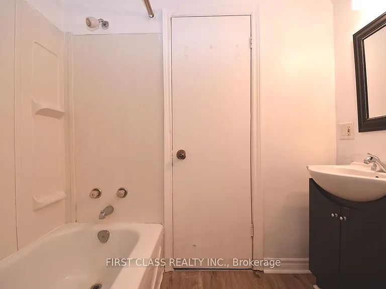 49 Longford Dr #BASEMENT — Photo 9