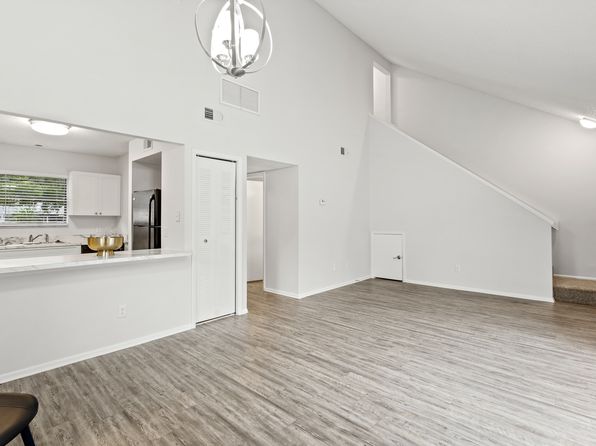 01-2558 W Bird St