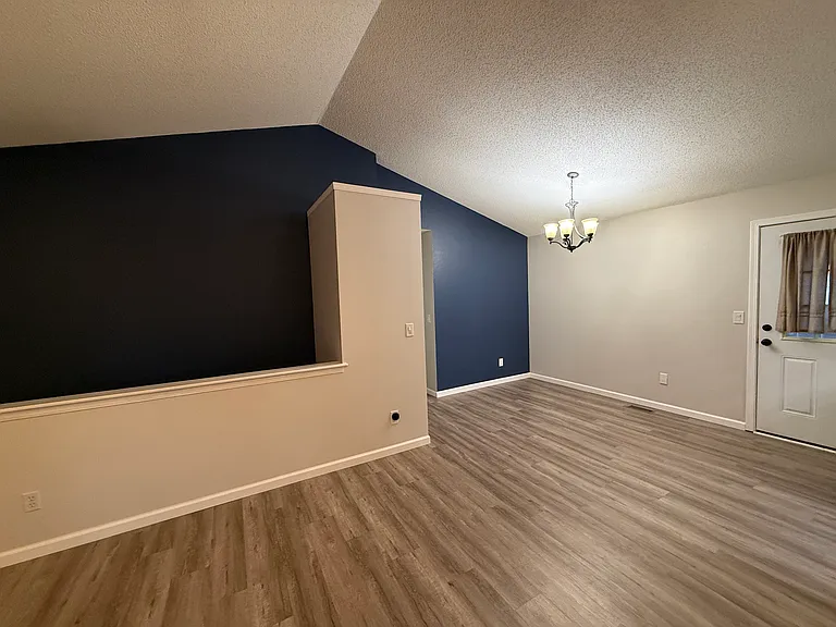 1505 S Todd Pl — Photo 5