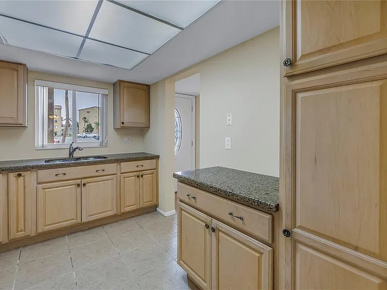 3500 Lake Bayshore Dr #K101 — Photo 10