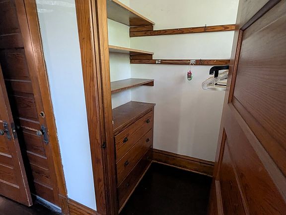 main bedroom closet