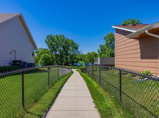 2730 E Leach Ave, Des Moines, IA 50320