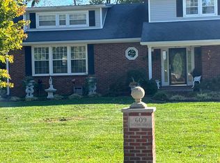 609 Scenic Dr, Harrodsburg, KY 40330