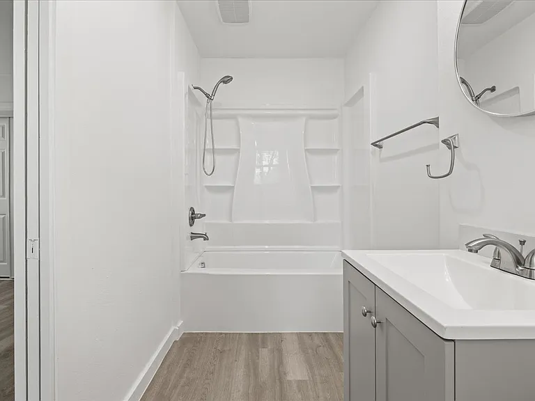 317 E Wright Blvd — Photo 15