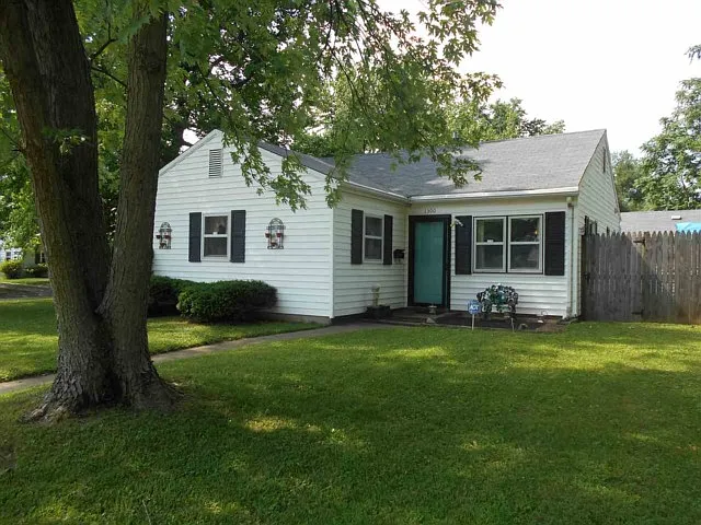 1300 Pollack Ave photo 1