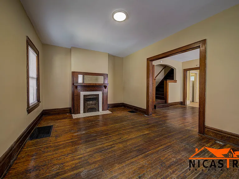 1638 Indianola Ave — Photo 13