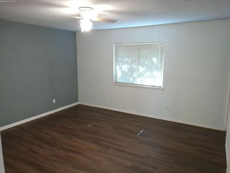 5809 Maiden Ln — Photo 2