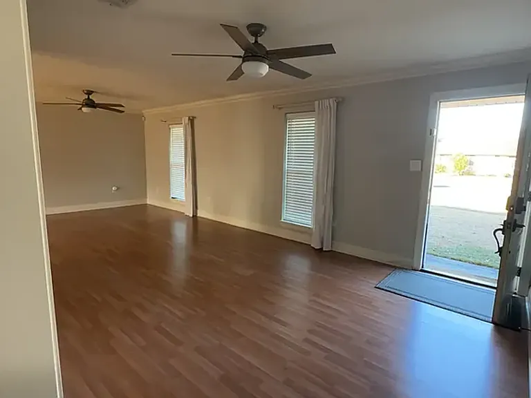 9150 Nolen Dr — Photo 17