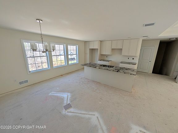 3rd image of 407 Pierce Ln