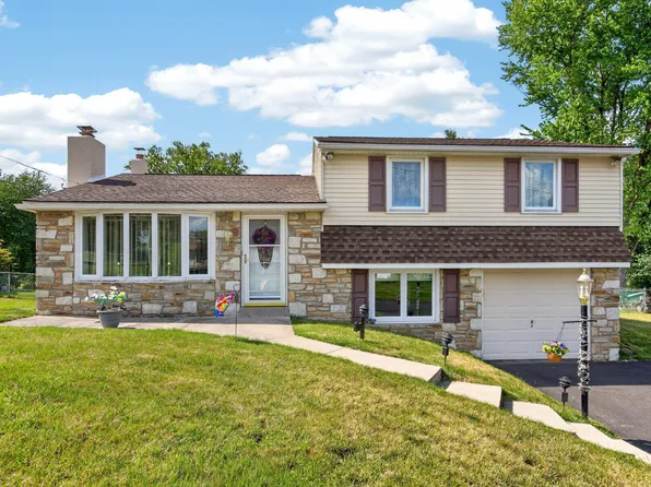 43 N Marmic Dr, Holland, PA 18966