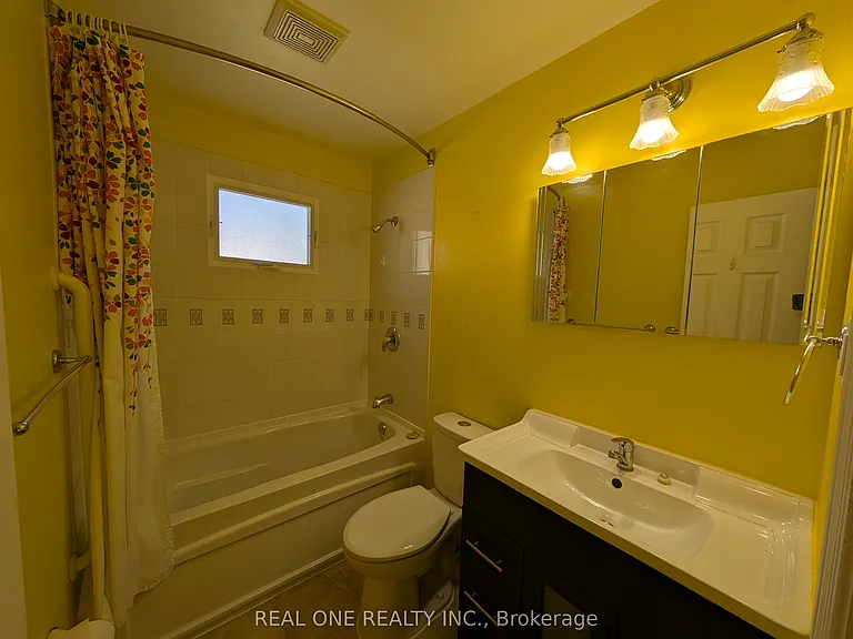 157 Bessborough Dr — Photo 20
