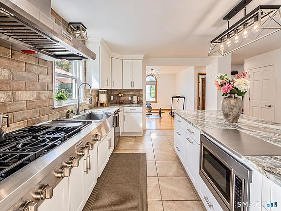 3rd image of 39 Regency Hill