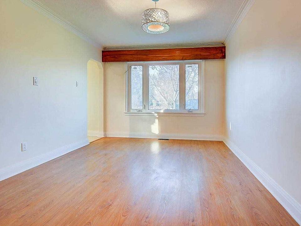2nd image of 3 Flempton Cres