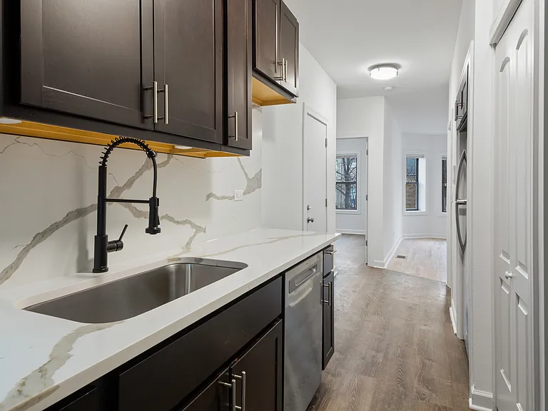1904 N Whipple St #101 — Photo 3