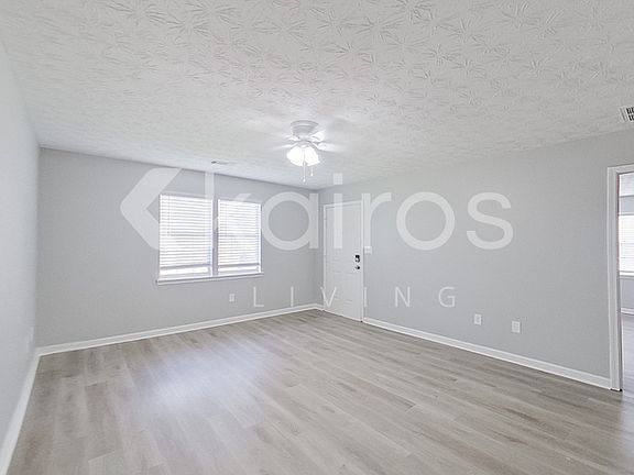4th image of 110 Fawn Dr