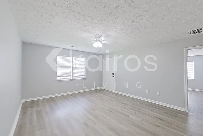 110 Fawn Dr — Photo 4