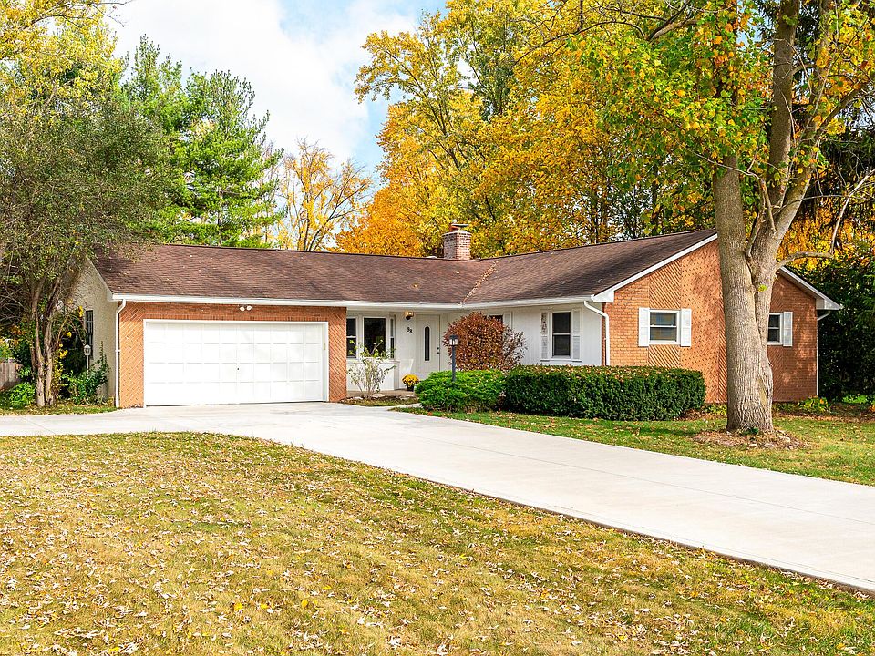 1st image of 98 Grandview Dr