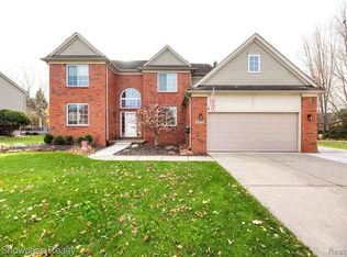 3177 Thimbleberry Ct, Wixom, MI 48393