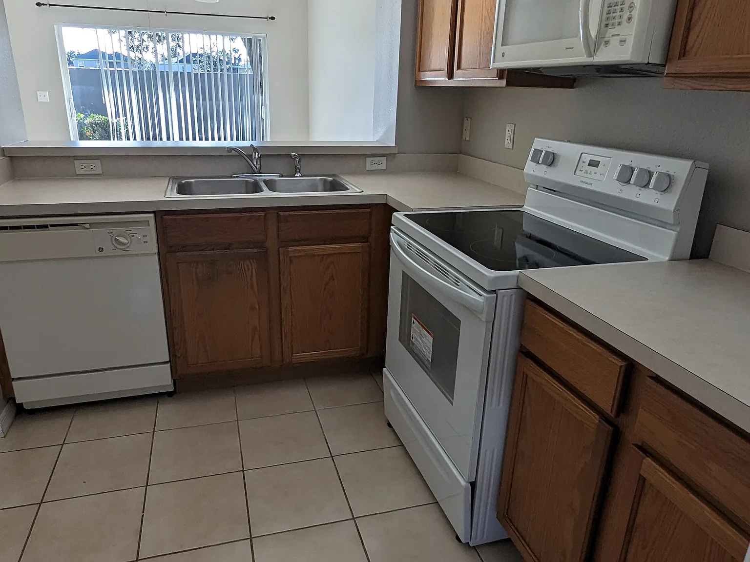 2 bed, 2.5 bath, 1071 sqft, $1,775 — Photo 3