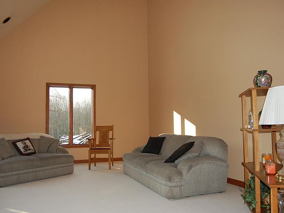 3rd image of 3389 Fallasburg Park Dr NE