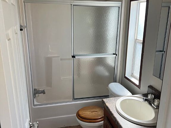 5th image of 2575 Mogford Rd #1