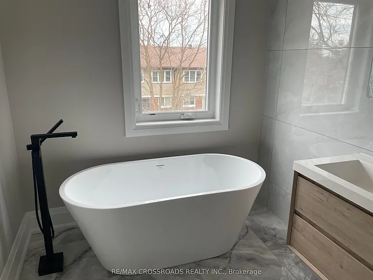 790 Midland Ave #B — Photo 18