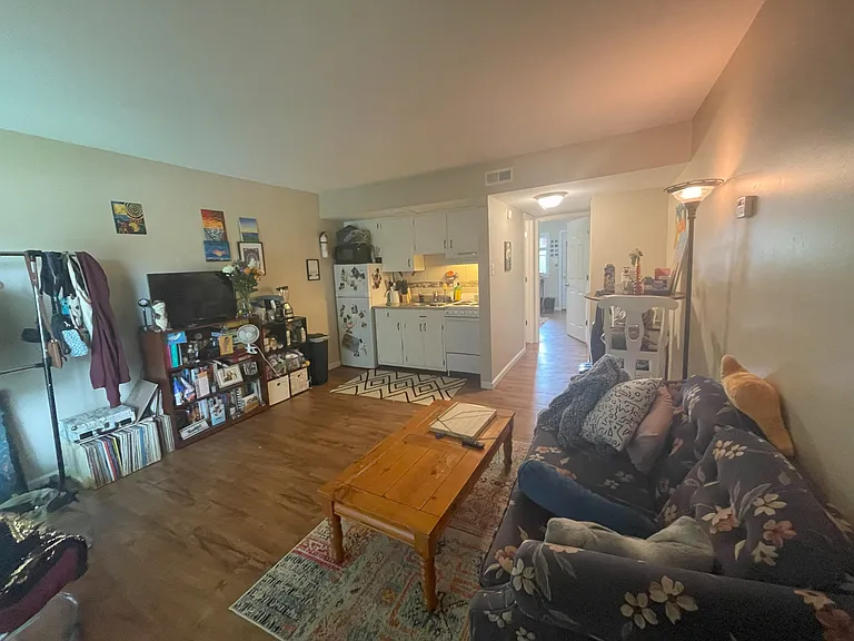 2200 S Illinois Ave #13 — Photo 4