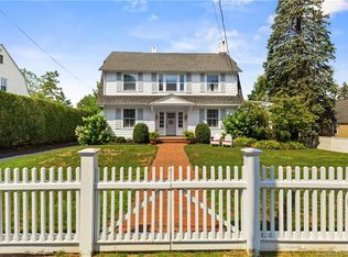 224 Old Post Rd, Fairfield, CT 06824