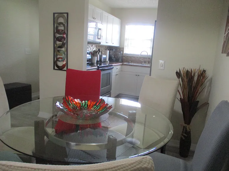 471 Insull Ct — Photo 6