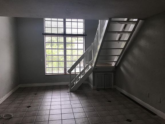 4th image of 10905 N Kendall Dr #420