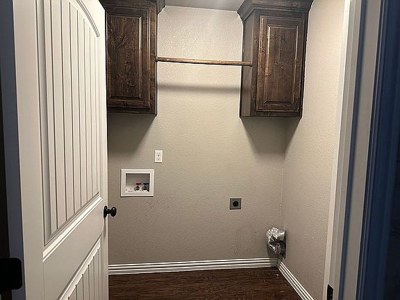 Pantry/Laundry Room