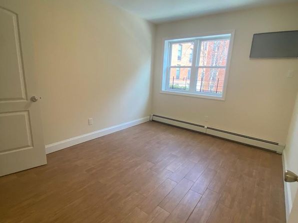 8613 Kingston Pl #3