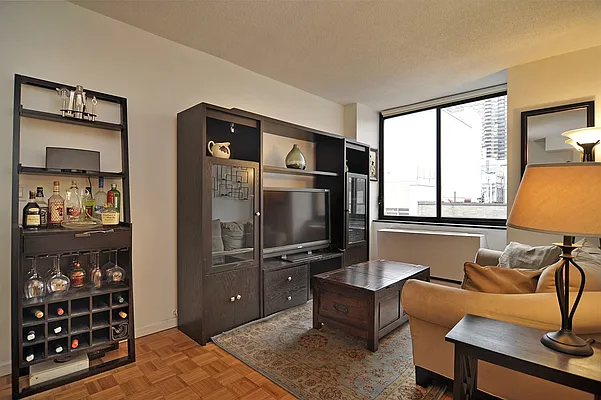 Rented by Corcoran | media 14