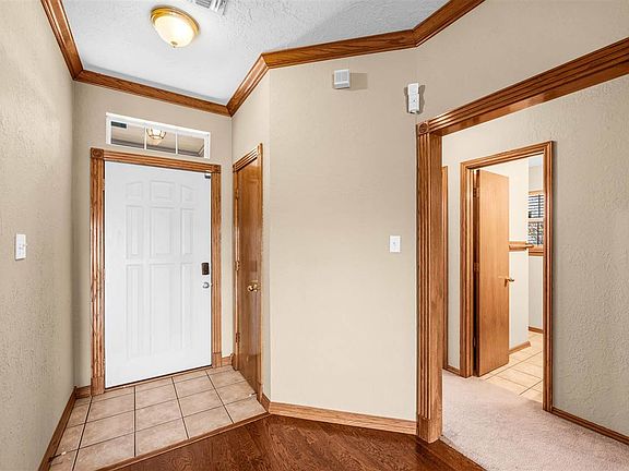 5th image of 4423 NW Wolf Creek Blvd