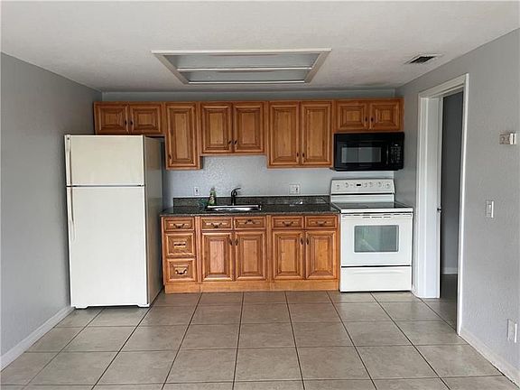 3rd image of 7176 Southgate Blvd
