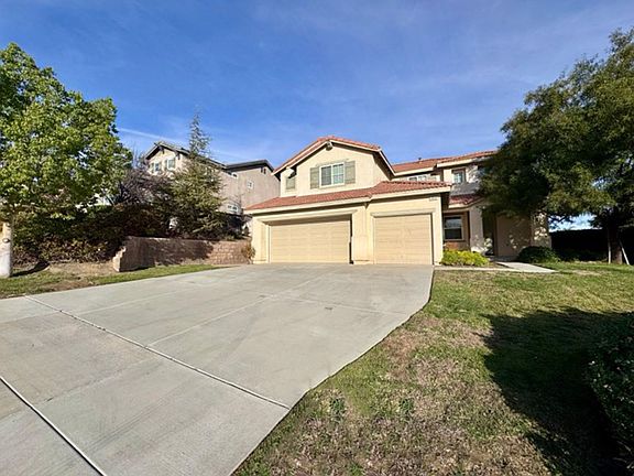 3rd image of 39656 Parkview Dr