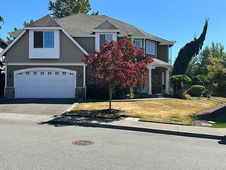 1803 SE 8th St — Photo 1