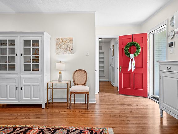 5th image of 3582 Southwood Ave