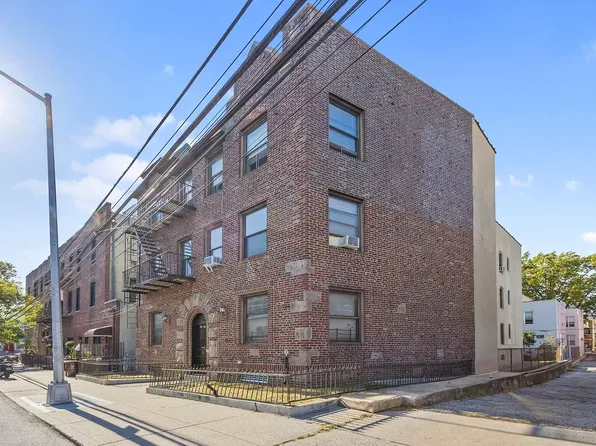 2384 26th St, Astoria, NY 11105